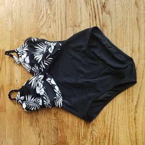 ☀️Jantzen Black and White One Piece Swimsuit☀️